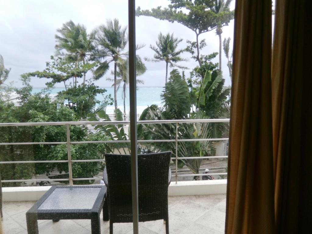 长滩岛巨浪度假村 Balabag  外观 照片